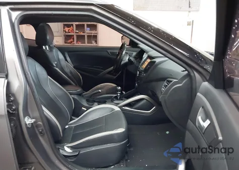 2015 Hyundai Veloster Turbo z USA, uszkodzony, nr VIN KMHTC6AE4FU237783